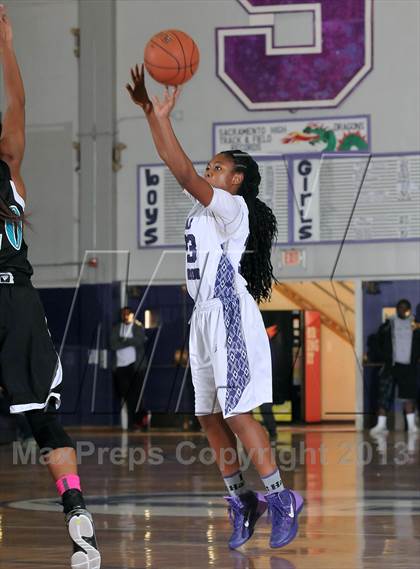 Thumbnail 3 in Sheldon vs. Sacramento (St. Hope Classic) photogallery.