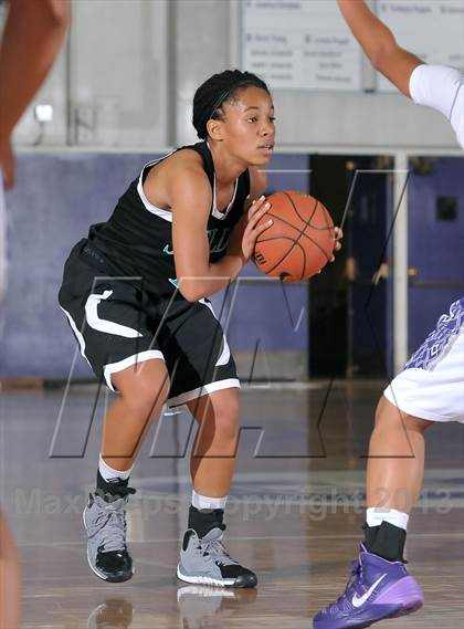 Thumbnail 3 in Sheldon vs. Sacramento (St. Hope Classic) photogallery.