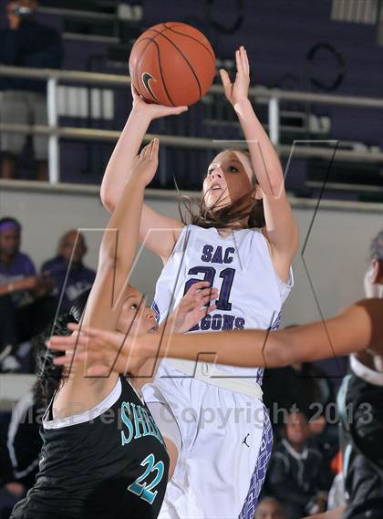 Thumbnail 2 in Sheldon vs. Sacramento (St. Hope Classic) photogallery.