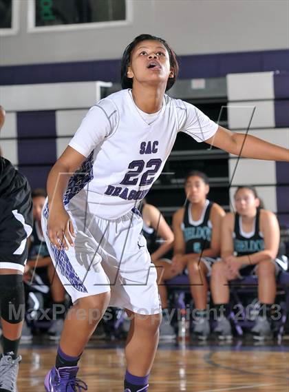 Thumbnail 2 in Sheldon vs. Sacramento (St. Hope Classic) photogallery.