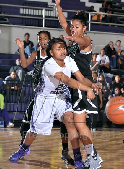 Thumbnail 1 in Sheldon vs. Sacramento (St. Hope Classic) photogallery.