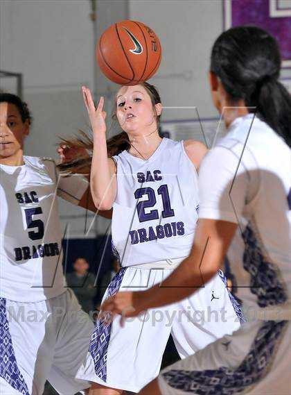 Thumbnail 2 in Sheldon vs. Sacramento (St. Hope Classic) photogallery.
