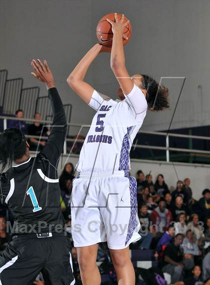 Thumbnail 3 in Sheldon vs. Sacramento (St. Hope Classic) photogallery.