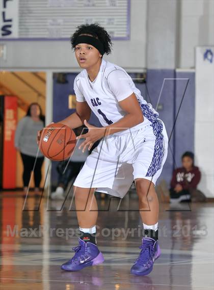 Thumbnail 1 in Sheldon vs. Sacramento (St. Hope Classic) photogallery.