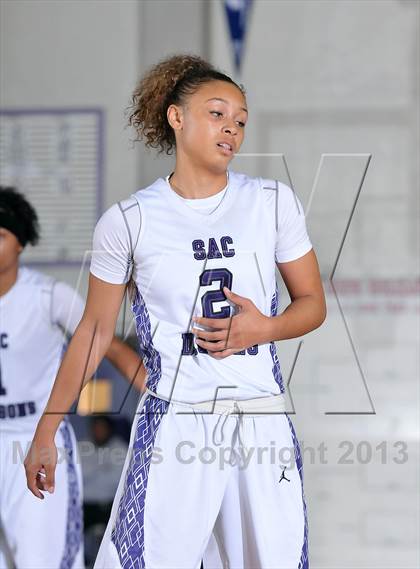 Thumbnail 3 in Sheldon vs. Sacramento (St. Hope Classic) photogallery.