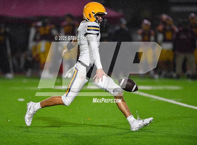 Photo 33 in the Ferndale @ O'Dea (WIAA 3A First Round) Photo Gallery ...