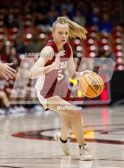 Thumbnail 3 in Cedar vs. Ridgeline (UHSAA 4A Quarterfinal) photogallery.
