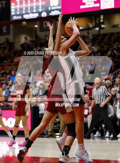 Thumbnail 2 in Cedar vs. Ridgeline (UHSAA 4A Quarterfinal) photogallery.