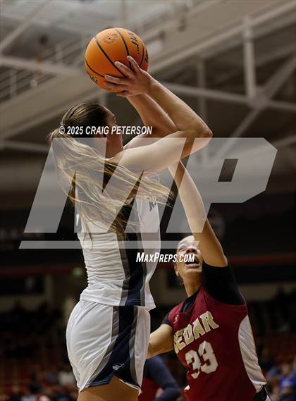 Thumbnail 2 in Cedar vs. Ridgeline (UHSAA 4A Quarterfinal) photogallery.