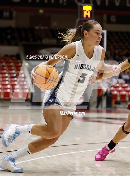 Thumbnail 3 in Cedar vs. Ridgeline (UHSAA 4A Quarterfinal) photogallery.