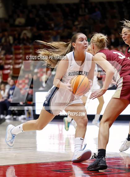Thumbnail 3 in Cedar vs. Ridgeline (UHSAA 4A Quarterfinal) photogallery.