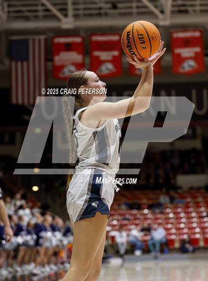 Thumbnail 2 in Cedar vs. Ridgeline (UHSAA 4A Quarterfinal) photogallery.