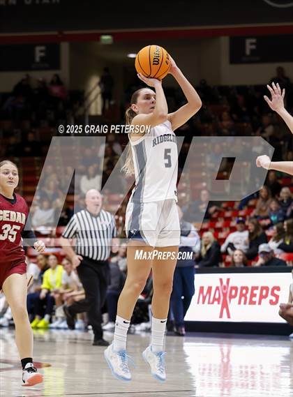 Thumbnail 3 in Cedar vs. Ridgeline (UHSAA 4A Quarterfinal) photogallery.