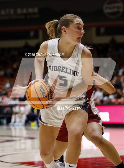 Thumbnail 1 in Cedar vs. Ridgeline (UHSAA 4A Quarterfinal) photogallery.