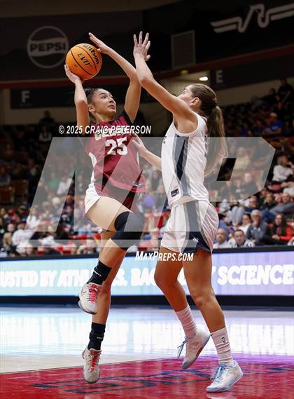 Thumbnail 1 in Cedar vs. Ridgeline (UHSAA 4A Quarterfinal) photogallery.