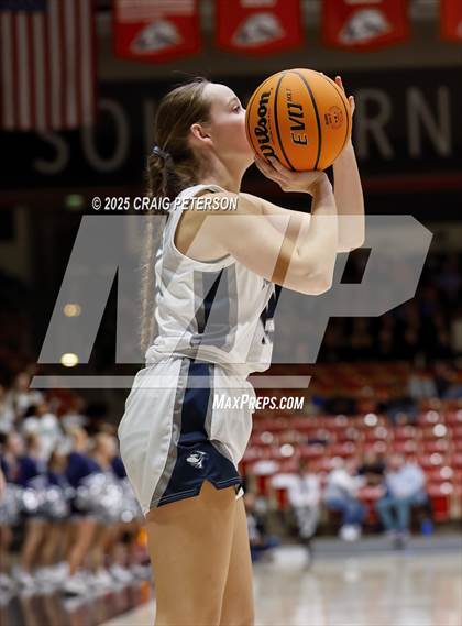 Thumbnail 1 in Cedar vs. Ridgeline (UHSAA 4A Quarterfinal) photogallery.