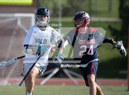 Thumbnail 2 in Valor Christian vs. Kent Denver (CHSAA 5A Semi-Final) photogallery.