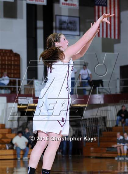Thumbnail 2 in Civic Memorial vs. Benton (IHSA 3A Sectional Semifinal) photogallery.
