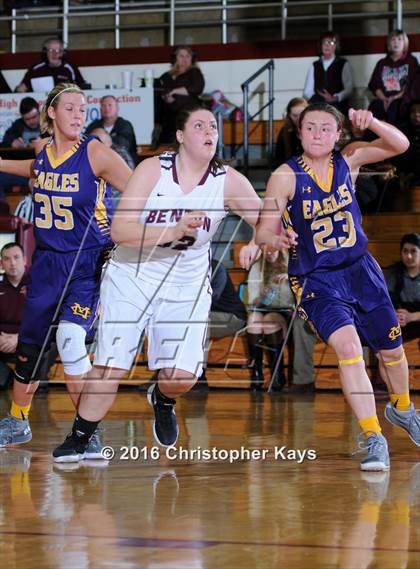 Thumbnail 3 in Civic Memorial vs. Benton (IHSA 3A Sectional Semifinal) photogallery.