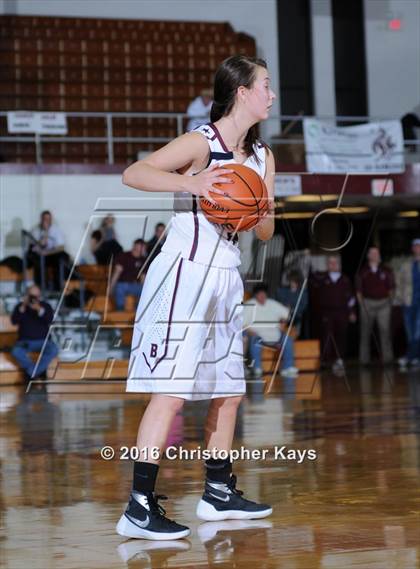 Thumbnail 3 in Civic Memorial vs. Benton (IHSA 3A Sectional Semifinal) photogallery.