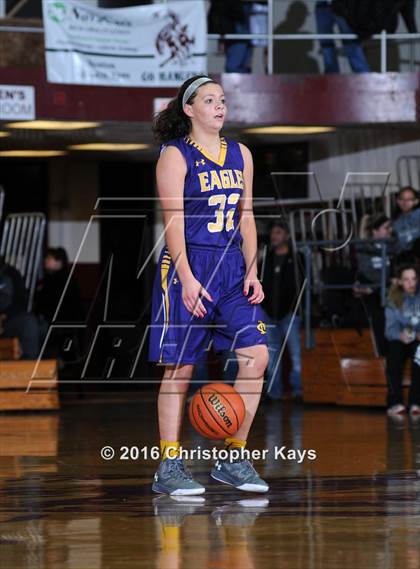 Thumbnail 2 in Civic Memorial vs. Benton (IHSA 3A Sectional Semifinal) photogallery.
