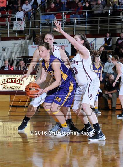 Thumbnail 1 in Civic Memorial vs. Benton (IHSA 3A Sectional Semifinal) photogallery.