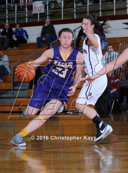 Thumbnail 1 in Civic Memorial vs. Benton (IHSA 3A Sectional Semifinal) photogallery.