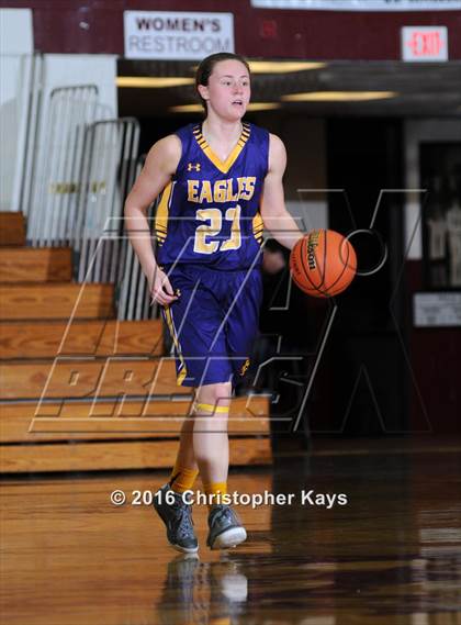 Thumbnail 2 in Civic Memorial vs. Benton (IHSA 3A Sectional Semifinal) photogallery.