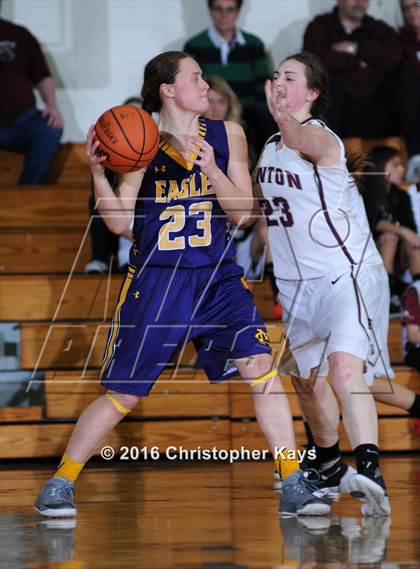 Thumbnail 1 in Civic Memorial vs. Benton (IHSA 3A Sectional Semifinal) photogallery.