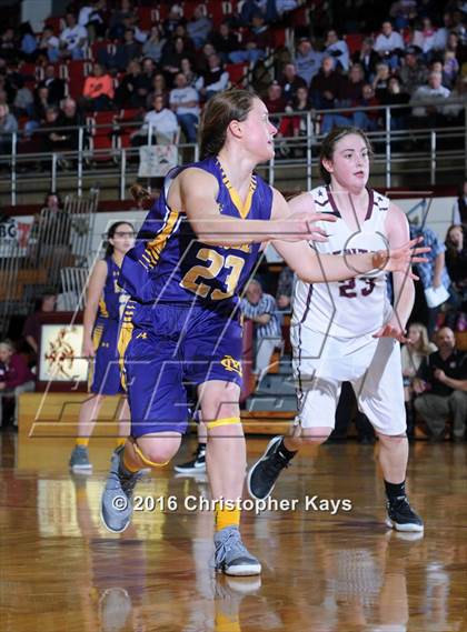 Thumbnail 1 in Civic Memorial vs. Benton (IHSA 3A Sectional Semifinal) photogallery.