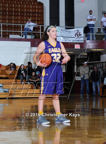 Thumbnail 2 in Civic Memorial vs. Benton (IHSA 3A Sectional Semifinal) photogallery.