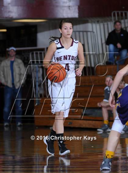 Thumbnail 2 in Civic Memorial vs. Benton (IHSA 3A Sectional Semifinal) photogallery.