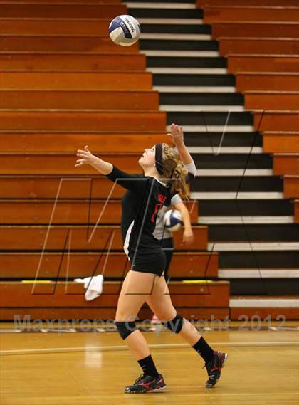 Thumbnail 2 in Hemet vs. Saddleback Valley Christian (CIF SS D4AA Final) photogallery.