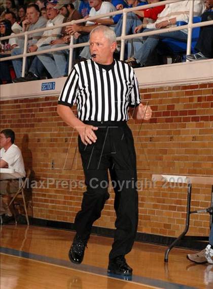Thumbnail 2 in Red Hill vs. Woodlawn (IHSA Class 1A Sectional Championship) photogallery.