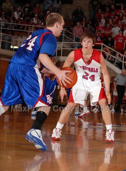 Thumbnail 3 in Red Hill vs. Woodlawn (IHSA Class 1A Sectional Championship) photogallery.
