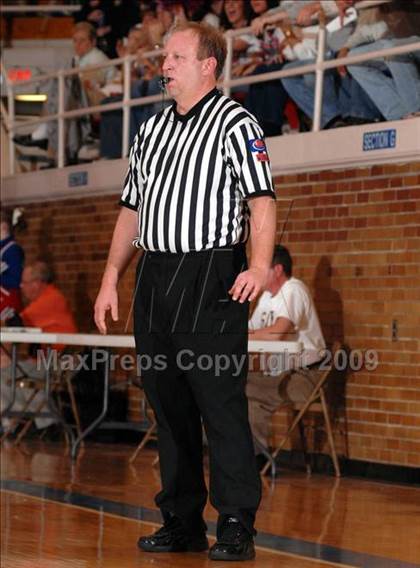 Thumbnail 1 in Red Hill vs. Woodlawn (IHSA Class 1A Sectional Championship) photogallery.