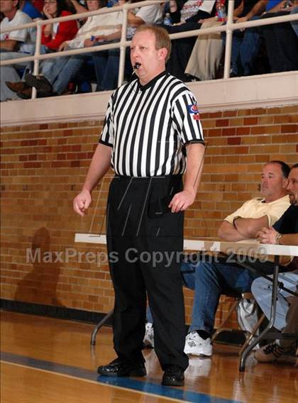 Thumbnail 1 in Red Hill vs. Woodlawn (IHSA Class 1A Sectional Championship) photogallery.
