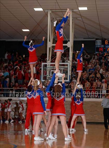 Thumbnail 2 in Red Hill vs. Woodlawn (IHSA Class 1A Sectional Championship) photogallery.