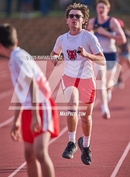 Thumbnail 1 in Rosehill Eagle Relays (4x400M)  photogallery.