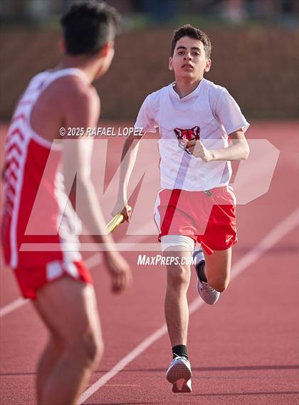 Thumbnail 2 in Rosehill Eagle Relays (4x400M)  photogallery.