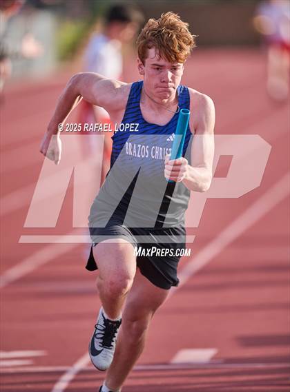 Thumbnail 3 in Rosehill Eagle Relays (4x400M)  photogallery.