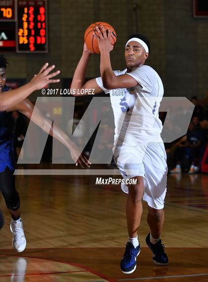 Thumbnail 2 in Sierra Canyon vs. Bishop Gorman (Nike Extravaganza) photogallery.