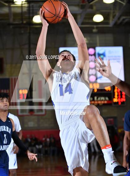 Thumbnail 2 in Sierra Canyon vs. Bishop Gorman (Nike Extravaganza) photogallery.