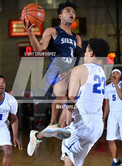 Thumbnail 2 in Sierra Canyon vs. Bishop Gorman (Nike Extravaganza) photogallery.