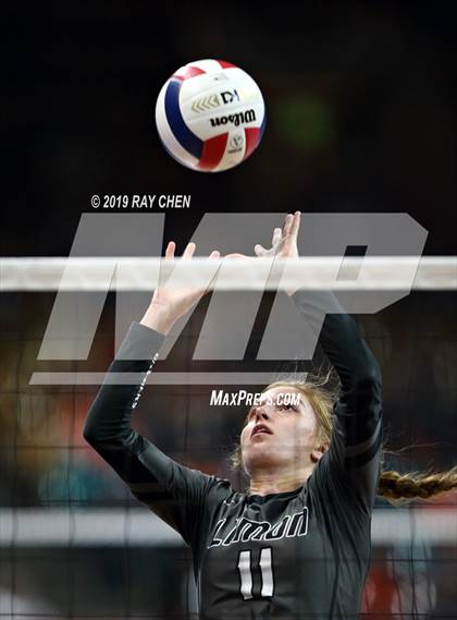 Thumbnail 1 in Meeker vs. Limon (CHSAA 2A State Playoff) photogallery.