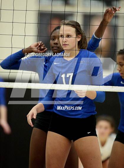 Thumbnail 1 in Hebron vs Carroll photogallery.