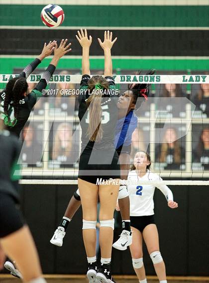 Thumbnail 1 in Hebron vs Carroll photogallery.