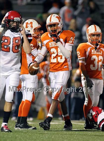 Thumbnail 3 in Mineola vs. Maypearl (2A Division 1 Region 2 Area Playoffs) photogallery.