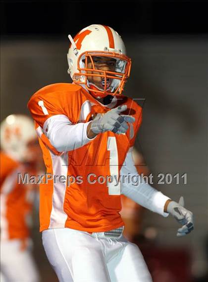 Thumbnail 2 in Mineola vs. Maypearl (2A Division 1 Region 2 Area Playoffs) photogallery.