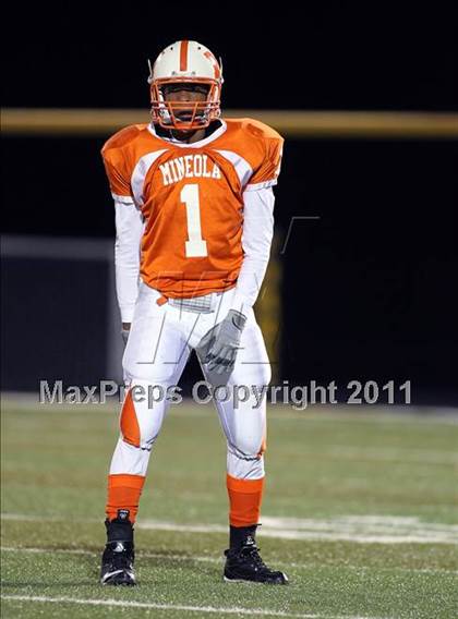 Thumbnail 2 in Mineola vs. Maypearl (2A Division 1 Region 2 Area Playoffs) photogallery.